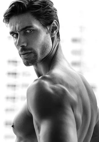 fierce-pose-model-male-model